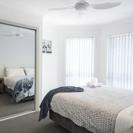 Serendipity - 4 Bedroom Beachfront Lennox Head Home 레녹스해드 외부 사진