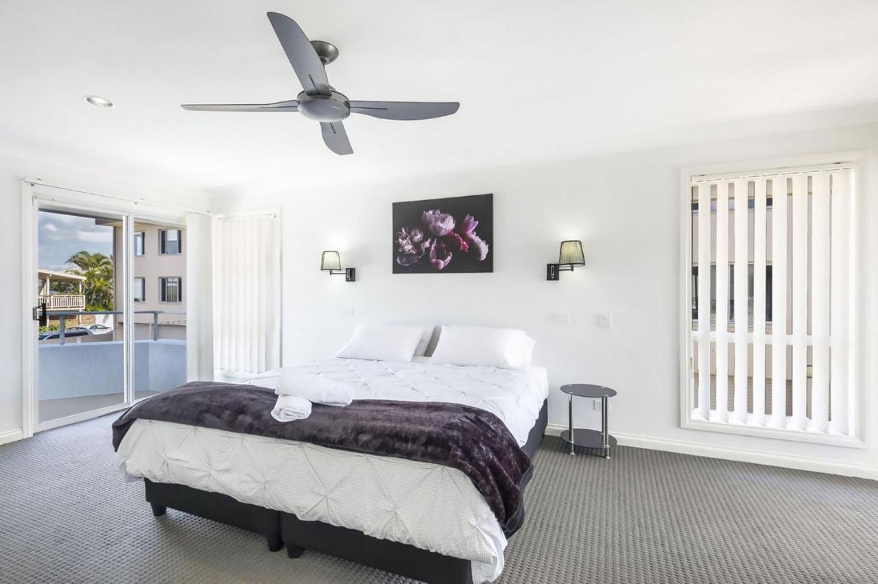 Serendipity - 4 Bedroom Beachfront Lennox Head Home 레녹스해드 외부 사진